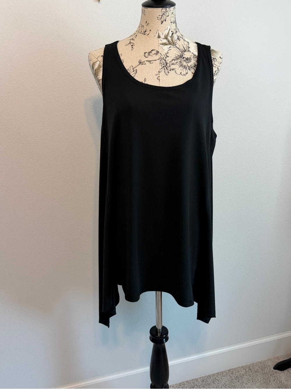 Everyday Black Scoop Neck Tank Shark Bite